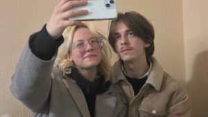 18-годишната Наоко отново задържана: Музикантката получи втора 13-дневна присъда за изпълнение на "забранени" песни 18-годишната Наоко отново задържана: Музикантката получи втора 13-дневна присъда за изпълнение на "забранени" песни