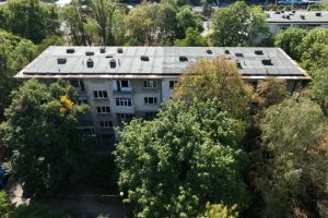 Кризата в „Хаджи Димитър“: 4 семейства получиха държавни жилища, още три чакат помощ след обявяване на блока за опасен