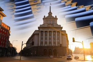 Парламентът поема контрола над службите: Законови промени целят да отнемат правомощия на президента