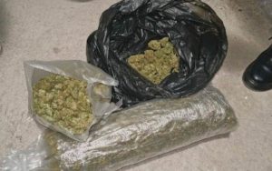 Разбити две наркобази в София: Задържаният дилър е 32-годишен рецидивист, иззети са над 14 кг дрога и 100 000 лв. Разбити две наркобази в София: Задържаният дилър е 32-годишен рецидивист, иззети са над 14 кг дрога и 100 000 лв.