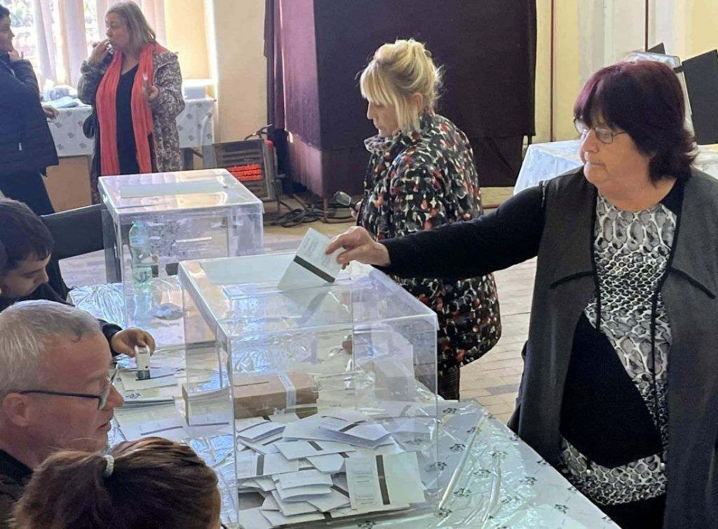 Двама нови кметове в Хасковско: Вилдан Мехмед и Николай Балабанов печелят частичните избори Двама нови кметове в Хасковско: Вилдан Мехмед и Николай Балабанов печелят частичните избори