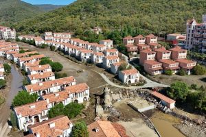 Седмица след потопа: Елените остава под бедствено положение заради ешерихия коли във водата