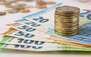 КЗП и НАП съветват гражданите в Хаджидимово: Как да избегнем злоупотребите с цените при прехода към еврото КЗП и НАП съветват гражданите в Хаджидимово: Как да избегнем злоупотребите с цените при прехода към еврото