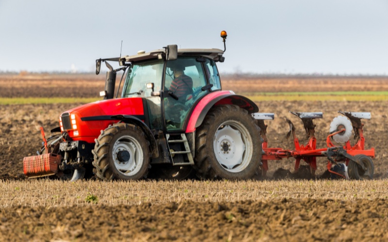 Фермерите получават 0,42 лв. отстъпка от акциза за гориво: Георги Тахов определи размера на помощта Фермерите получават 0,42 лв. отстъпка от акциза за гориво: Георги Тахов определи размера на помощта