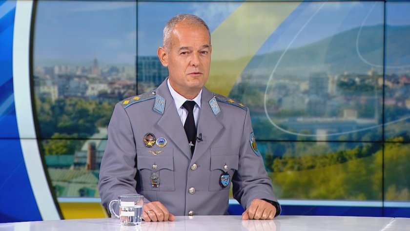 Ген.-майор Русев: F-16 няма да застъпят през 2025 г., очакваме още два самолета Ген.-майор Русев: F-16 няма да застъпят през 2025 г., очакваме още два самолета