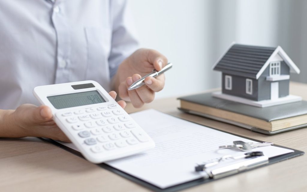 КНСБ и "Подкрепа" готвят протест: Минималната работна заплата от 605 евро е нарушение на закона КНСБ и "Подкрепа" готвят протест: Минималната работна заплата от 605 евро е нарушение на закона