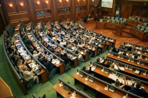 Косовският парламент е конституиран: Ненад Рашич сложи край на седеммесечната блокада