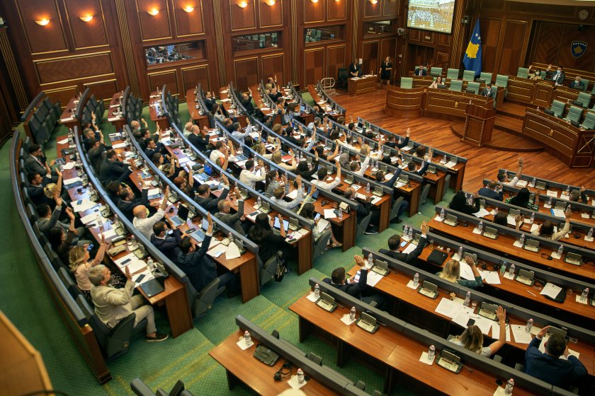 Косовският парламент е конституиран: Ненад Рашич сложи край на седеммесечната блокада Косовският парламент е конституиран: Ненад Рашич сложи край на седеммесечната блокада