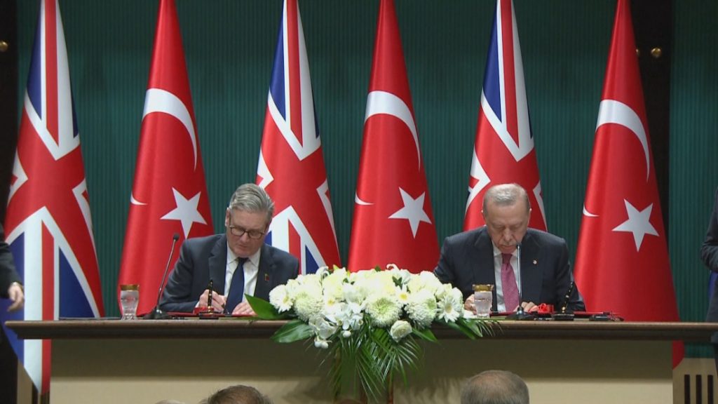 Мегасделка: Великобритания продава на Турция 20 изтребителя Eurofighter Typhoon за 11 млрд. долара