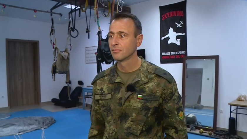 Ден на военния парашутист: 81 години от създаването на Парашутната дружина Ден на военния парашутист: 81 години от създаването на Парашутната дружина