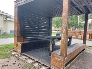 Младеж подпали умишлено беседка на площад „Жени Патева“ в Бургас
