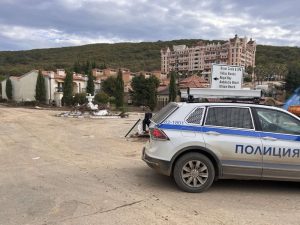 Министър Иванов: В Елените е установено застрояване върху речно корито и съществени пропуски
