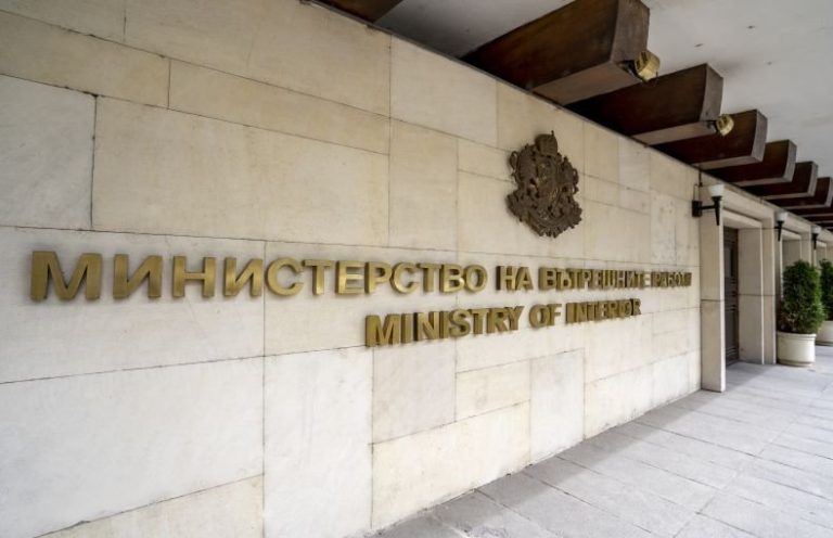 Кризисен щаб на МВР заседава извънредно заради потопа по Черноморието, има жертва Кризисен щаб на МВР заседава извънредно заради потопа по Черноморието, има жертва