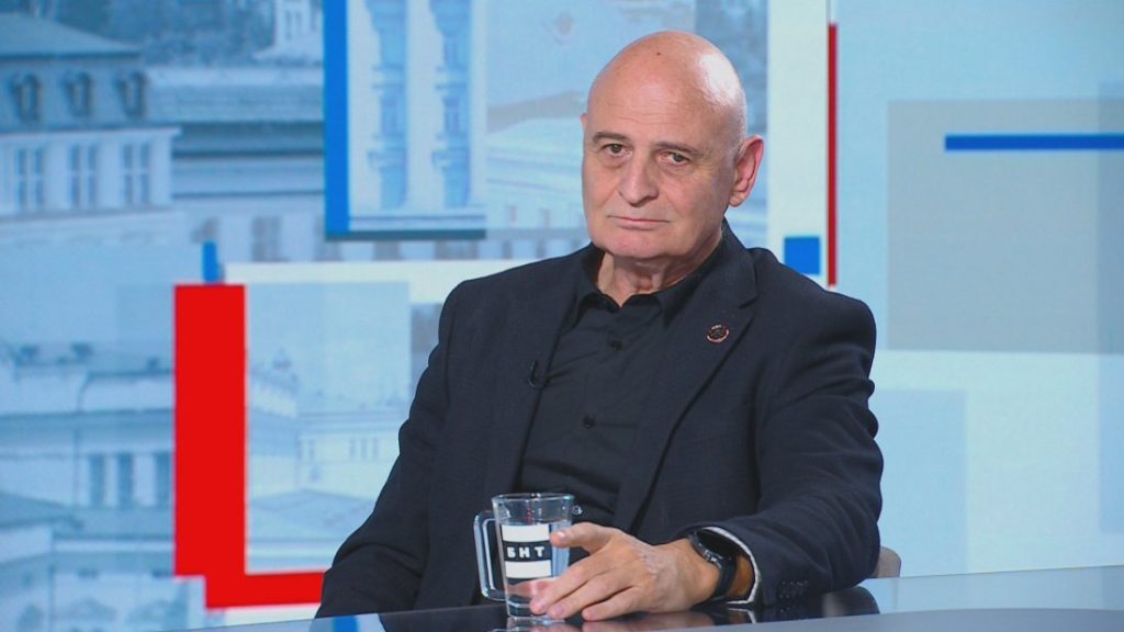 Проф. Николай Радулов: Целта беше президентът да бъде унижен, Пеевски си търси противник от неговия ранг