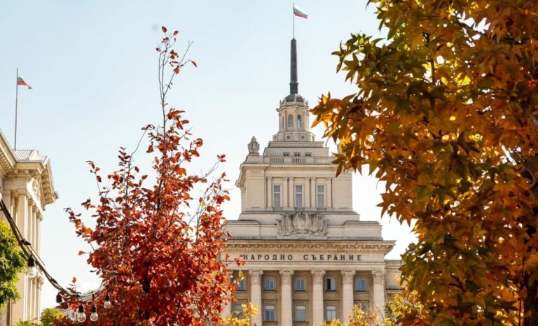 Парламентът окончателно отхвърли ветото на Радев: НС поема назначаването на шефа на ДАР