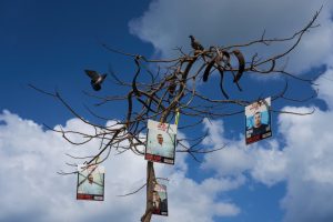 505 дни в ада: Разказите на заложник и бежанец две години след началото на войната