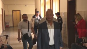 Кметът на Минерални бани остава на поста си въпреки обвиненията в ОПГ и злоупотреби за 1 милион лева