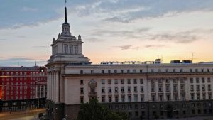 Трети ден блокаж в парламента: Опозицията обвини управляващите в дестабилизация и „преразпределяне на порциите“