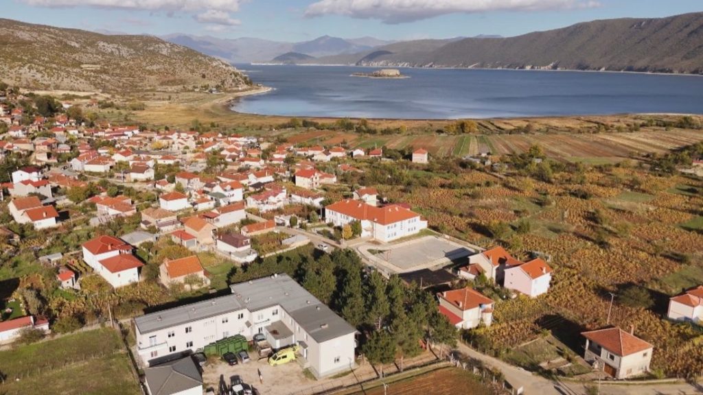 Акция „Подадена ръка“: Български лекари прегледаха етнически българи в Мала Преспа, Албания Акция „Подадена ръка“: Български лекари прегледаха етнически българи в Мала Преспа, Албания