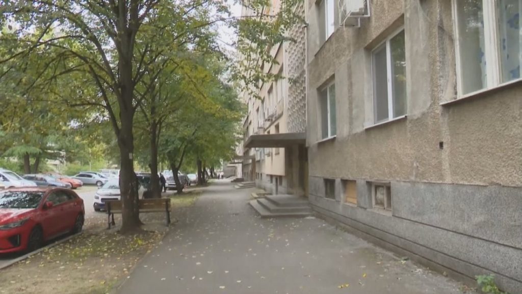 Ямбол: Прокуратурата разследва простреляно 5-годишно дете, младежът е обвинен за лека телесна повреда Ямбол: Прокуратурата разследва простреляно 5-годишно дете, младежът е обвинен за лека телесна повреда