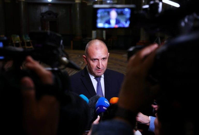 Радев към управляващите: Не отговарям за параноята ви, битката за демокрация тепърва започва
