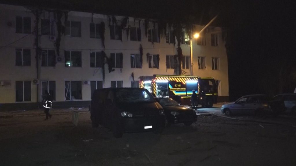 Руски удари с управляеми бомби по Харков: Болница е засегната, хиляди останаха без ток Руски удари с управляеми бомби по Харков: Болница е засегната, хиляди останаха без ток