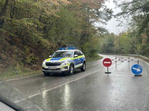 Тежка катастрофа край Донино затвори пътя Велико Търново - Габрово, дъжд усложнява обстановката