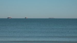 Бургас мирише на нефт: Институциите обясняват дискомфорта със смяна на температурите Бургас мирише на нефт: Институциите обясняват дискомфорта със смяна на температурите