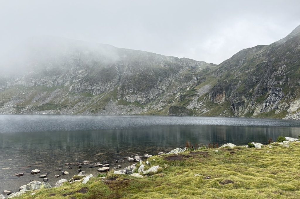 Дете пострада край Седемте Рилски езера: ПСС предупреждава – пътеките са зимни и без котки са смъртоносно опасни