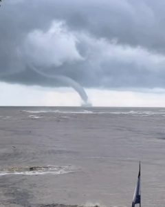 Бедствено положение в Царево след рекорден порой и воден смерч