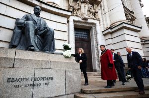 Софийският университет посрещна 4000 първокурсници с рекорден прием по физика и увеличени стипендии