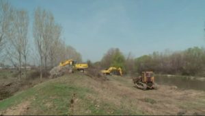 Кметът на Калояново настоява за спешно почистване на река Стряма: Дигите са компрометирани, опасността от наводнения е реална