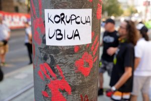 Седмичен поход: Сръбски студенти тръгнаха пеша към Нови Сад в памет на жертвите от трагедията