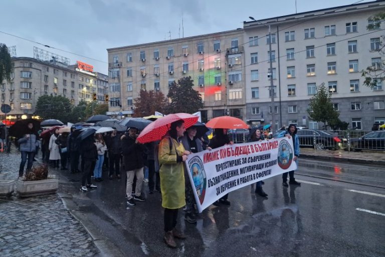Младите лекари отново на протест под мотото „Стига лъжи“, настояват за 150% от средната заплата