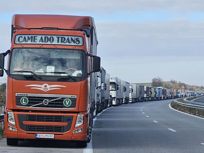 Толкамерите „заловиха“ десетки претоварени тирове в Югозападна България: Нарушителите намаляват девет пъти Толкамерите „заловиха“ десетки претоварени тирове в Югозападна България: Нарушителите намаляват девет пъти