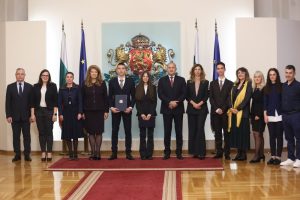 Матилда Матева и Емилиян Георгиев станаха президент и вицепрезидент за един ден в рамките на инициативата „Мениджър за един ден“