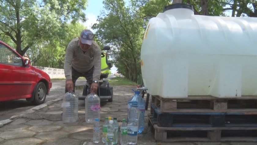 Радиологична криза в Хасковско: Пети месец водата е негодна за пиене, забраната обхваща 31 населени места Радиологична криза в Хасковско: Пети месец водата е негодна за пиене, забраната обхваща 31 населени места