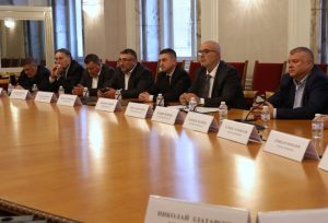 Парламентарната комисия отхвърли ветото на Радев върху Закона за ДАНС, проправяйки пътя за парламентарен контрол