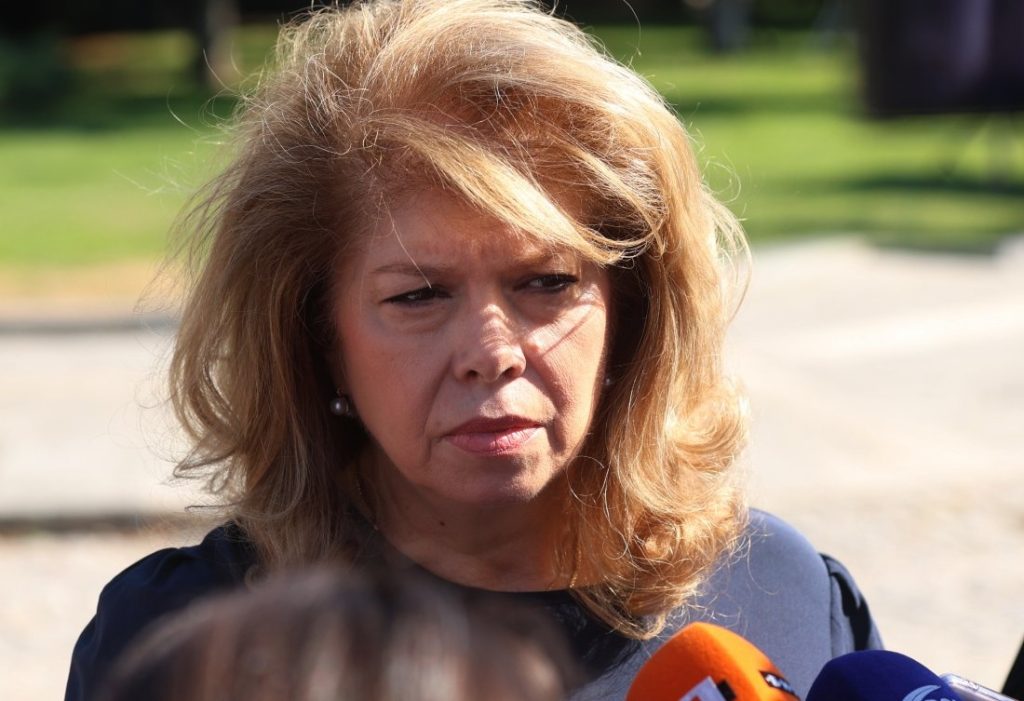 Вицепрезидент Йотова представя България на Световна лидерска среща за жените в Пекин Вицепрезидент Йотова представя България на Световна лидерска среща за жените в Пекин