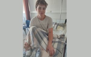 Историята на Артьом: „Водата нахлуваше през прозорците“, едва не загуби крака си в потопа в Елените