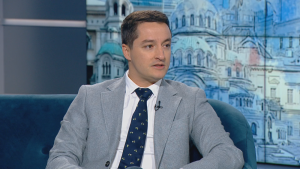 Явор Божанков: Следващият президент трябва да е антипод на Радев – утвърден демократ, а не „фалшив герой“