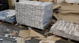 ГКПП „Капитан Андреево“: Задържаха контрабандни цигари за над 2.3 млн. лева, укрити в дървени плоскости ГКПП „Капитан Андреево“: Задържаха контрабандни цигари за над 2.3 млн. лева, укрити в дървени плоскости
