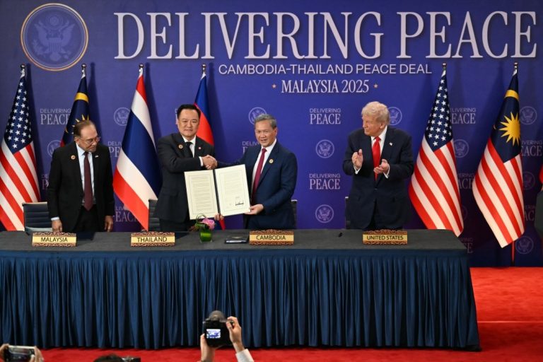 47-ата среща на АСЕАН започна с ключов пробив: Подписаха примирие между Тайланд и Камбоджа 47-ата среща на АСЕАН започна с ключов пробив: Подписаха примирие между Тайланд и Камбоджа