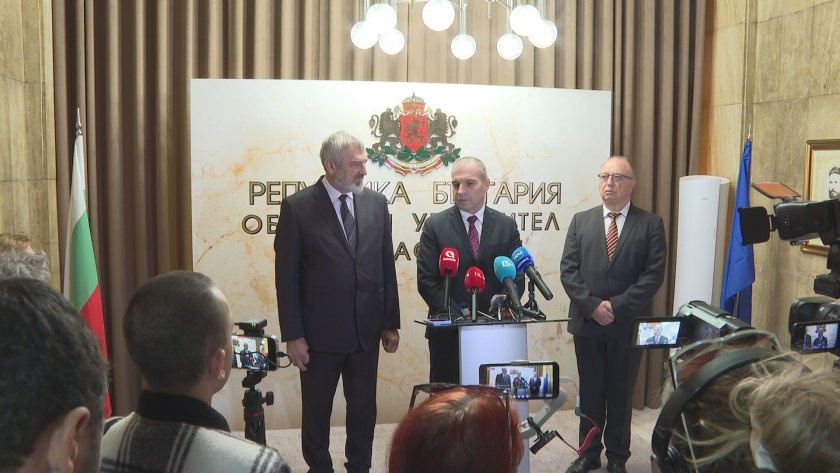 Мащабна чистка в ДАИ: Десет служители и директор уволнени заради рекет с „такса спокойствие“ Мащабна чистка в ДАИ: Десет служители и директор уволнени заради рекет с „такса спокойствие“