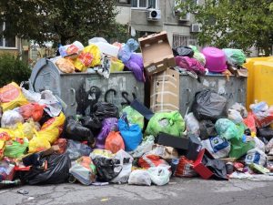 Месечна криза с боклука: „Люлин“ и „Красно село“ отново на протест, въпреки че 80% от районите се почистват Месечна криза с боклука: „Люлин“ и „Красно село“ отново на протест, въпреки че 80% от районите се почистват