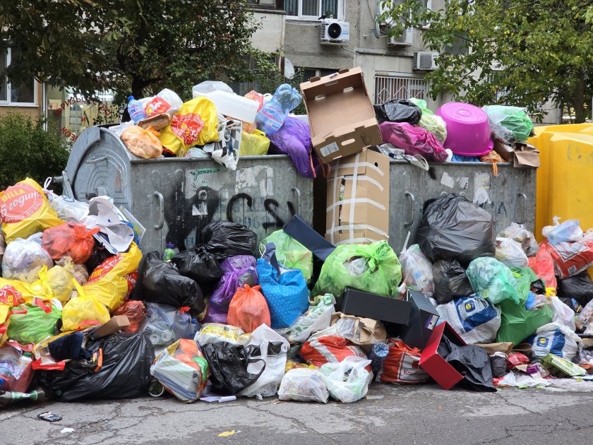 Месечна криза с боклука: „Люлин“ и „Красно село“ отново на протест, въпреки че 80% от районите се почистват Месечна криза с боклука: „Люлин“ и „Красно село“ отново на протест, въпреки че 80% от районите се почистват