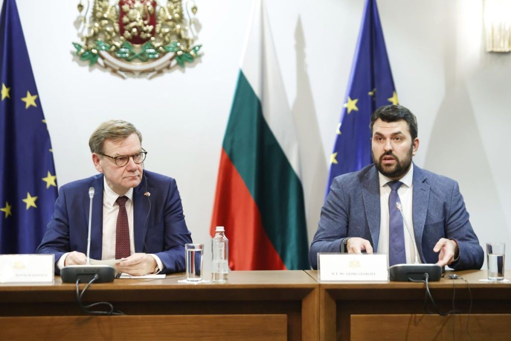 Георг Георгиев: Членството в ЕС изисква добросъседство и промяна на конституцията от западната ни съседка Георг Георгиев: Членството в ЕС изисква добросъседство и промяна на конституцията от западната ни съседка