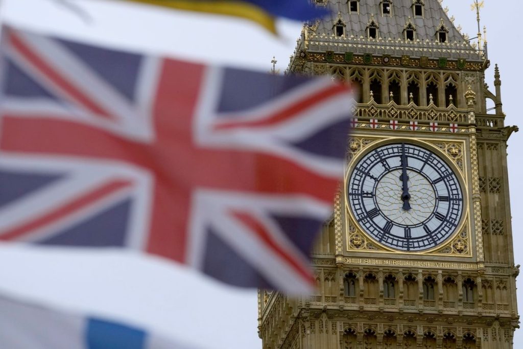 MI5 предупреди британските депутати: Шпиони от Китай, Русия и Иран се опитват да подкопаят демокрацията MI5 предупреди британските депутати: Шпиони от Китай, Русия и Иран се опитват да подкопаят демокрацията
