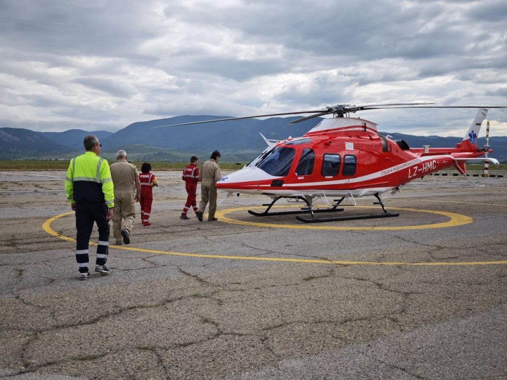 Четвъртият HEMS хеликоптер вече е в България: Базата е в Долна Митрополия Четвъртият HEMS хеликоптер вече е в България: Базата е в Долна Митрополия