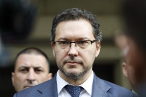 Митов: Металдетекторите в училищата не са ефективни; МВР не е искало извънредно увеличение на заплатите